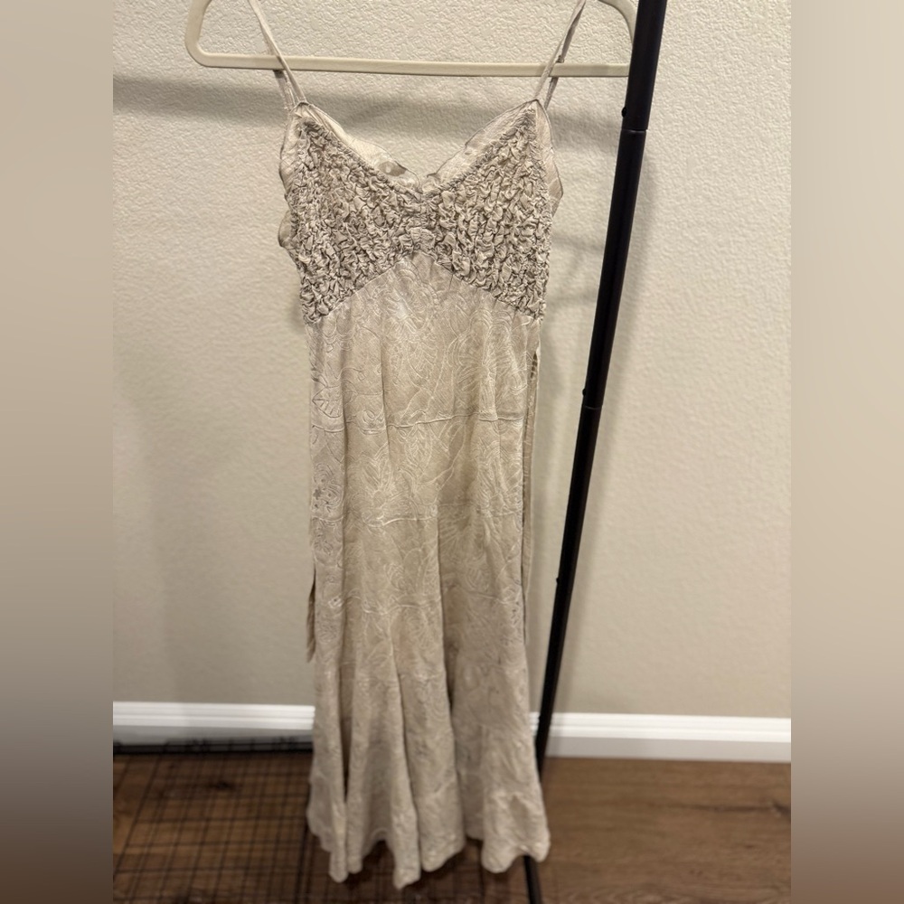 Elegant Cream Sleeveless Dress